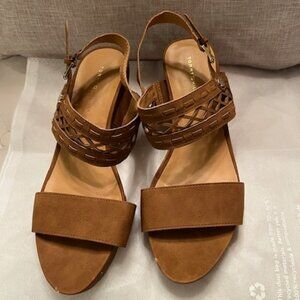 NEW Tommy Hilfiger Wedge Cork Sandal; Natural Tan; Brass Hdw; Woven Band; 6.5
